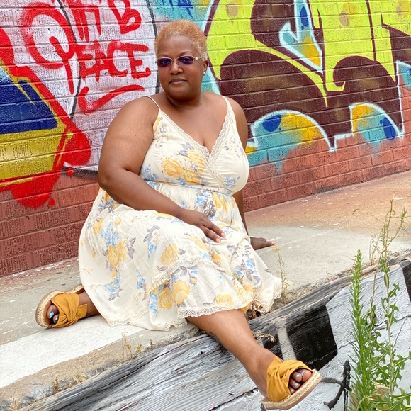 Posh Party Live Speaker & Consultant, Yolanda B. - Picture 10 of 10